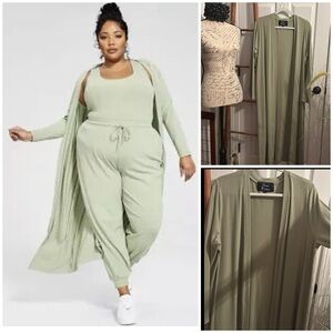 Women’s Nina Parker Ribbed Overpiece in Sage Green, Size 2X. EUC